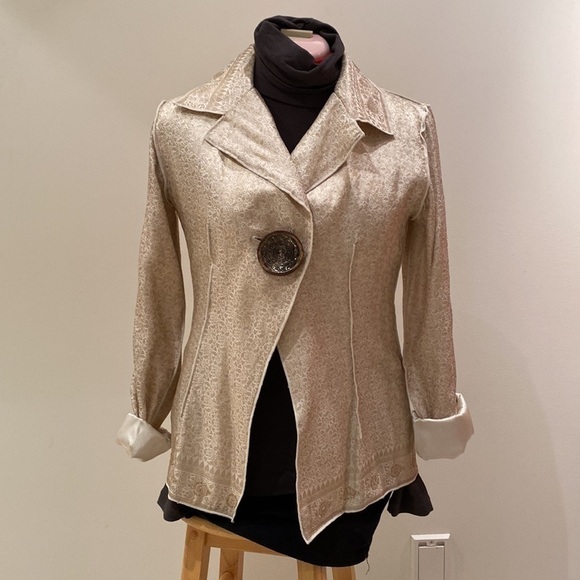 Elegant Silk Jacket MAGGIE WALT DEDIGN - Picture 1 of 16